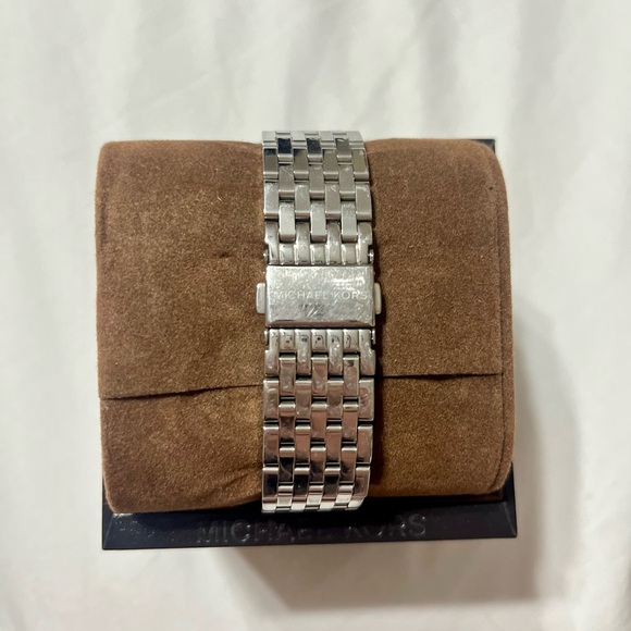 Michael Kors Darci MK3190 Wrist Watch for Women. ***BRAND NEW BATTERY*** - Picture 2 of 3